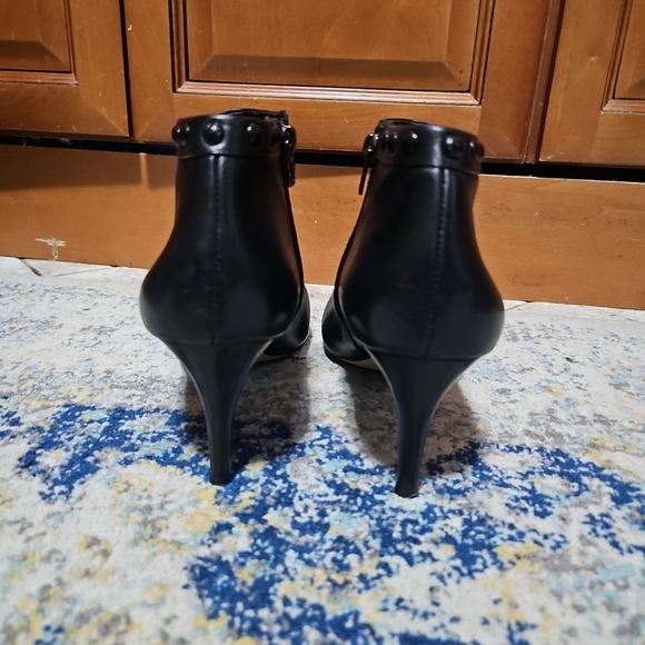 Coach Holiday Leather Ankle Mid Heel Booties Size 9.5 - Picture 8 of 10